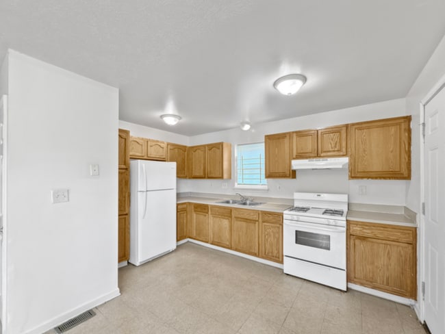 Building Photo - Charming 3 beds 2 baths in Cleveland!