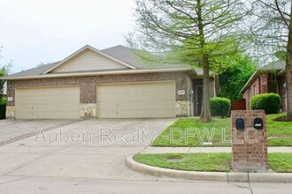 Building Photo - 2410 Ravenwood Ct