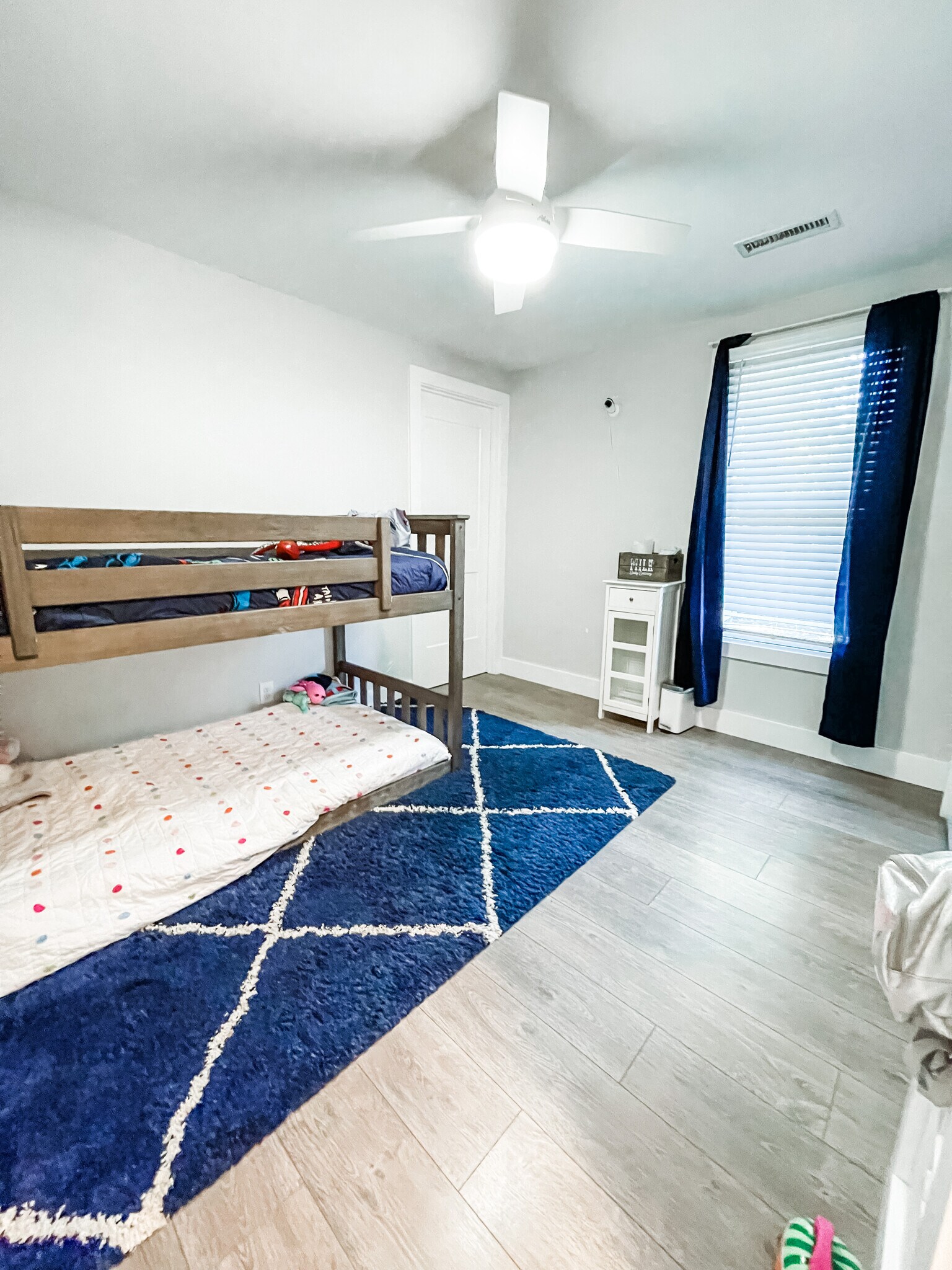 Second bedroom with large walk in closet - 303 Woodland Shores Rd