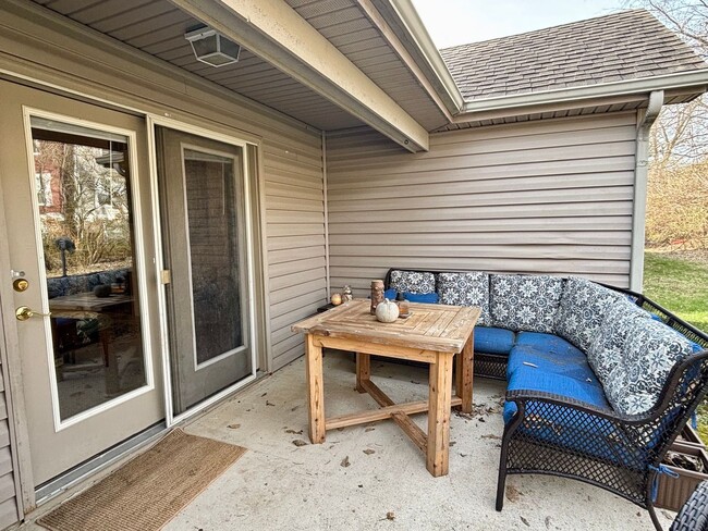 Building Photo - 3730 Ellison Dr