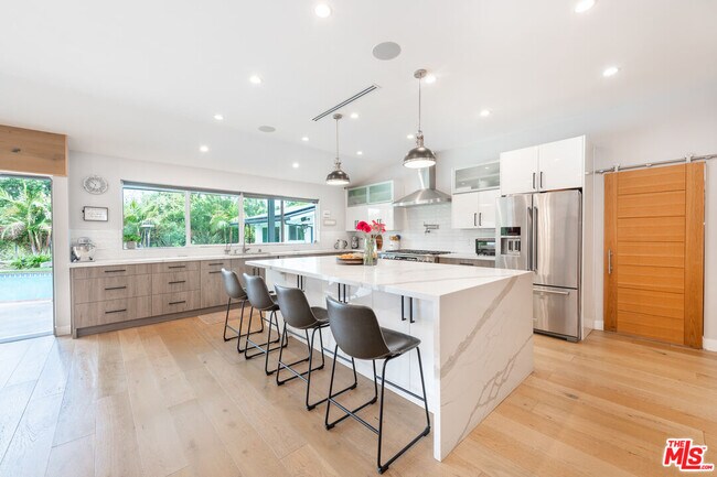 Building Photo - 4629 Cerro Verde Pl
