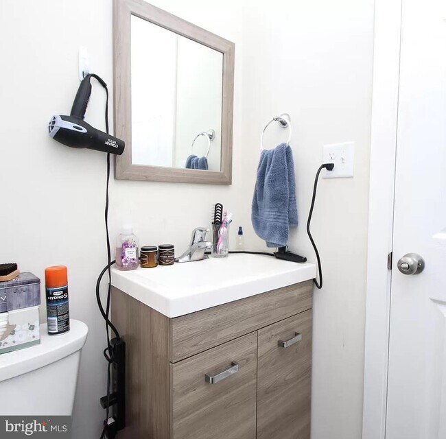 Building Photo - 1515 N Bouvier St