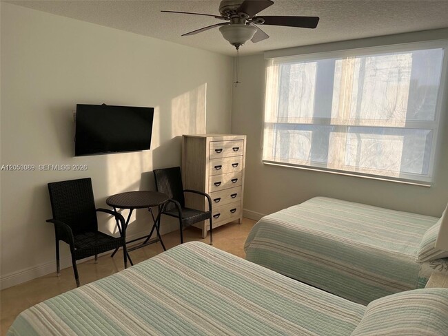 Building Photo - 2080 S Ocean Dr