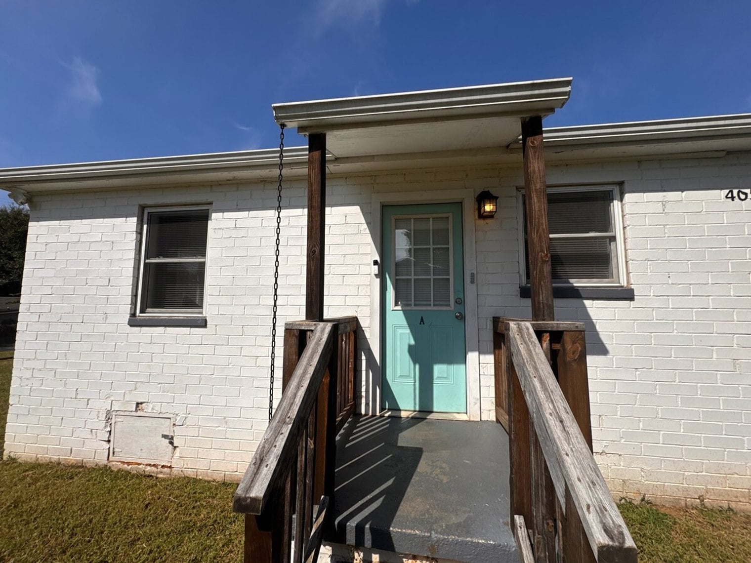 Building Photo - 405 Cedar Lane Rd