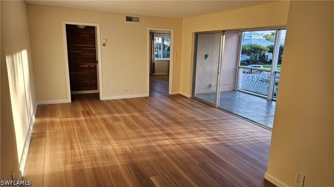 Building Photo - 301 6th Ave S