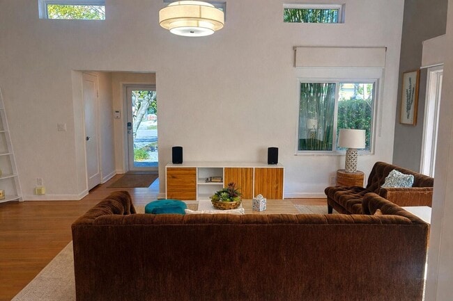 Building Photo - 248 Cortez Rd