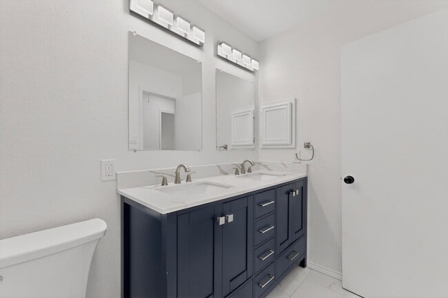 Building Photo - 817 Edmonton Dr