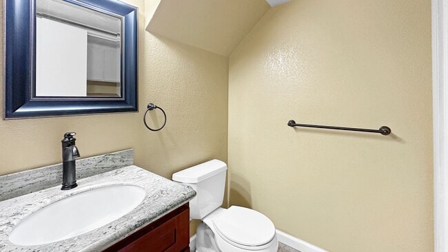 Building Photo - Lovely Upgraded 2-story Townhouse w/ Attached Garage, Guest Bathroom and Fireplace!