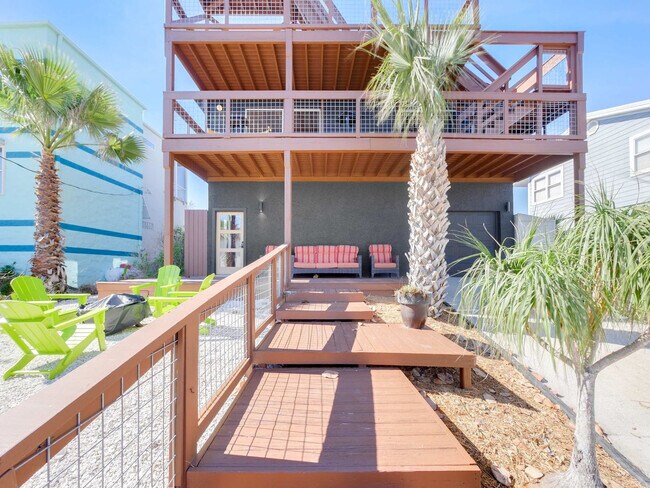 Building Photo - 5537 Pelican Way