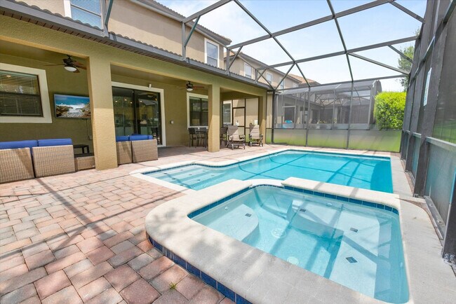 Building Photo - 1411 Rolling Fairway Dr