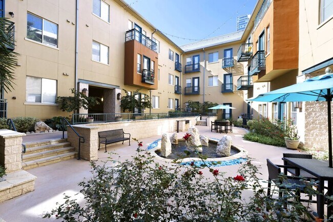 Building Photo - Wondrous 1 BR Apt Available For Rent