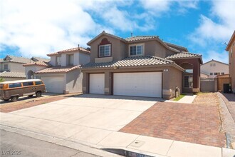 Building Photo - 907 Royalmile Way