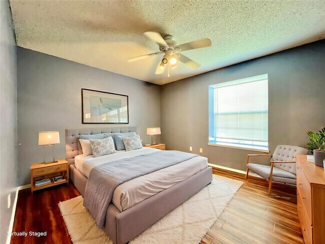 Building Photo - 2210 Green Mere Dr