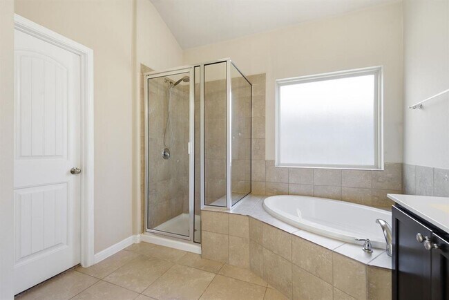 Building Photo - 609 Carly Ann Ln