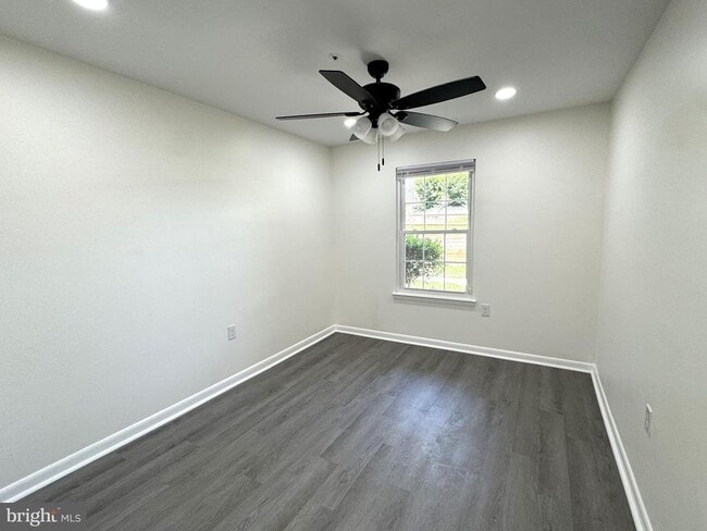 Building Photo - 8869 Rusland Ct