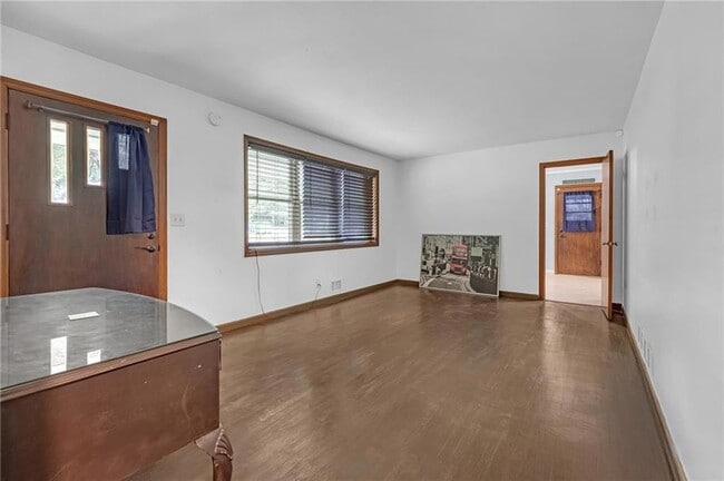 Building Photo - 5960 Brookdale Ln SW