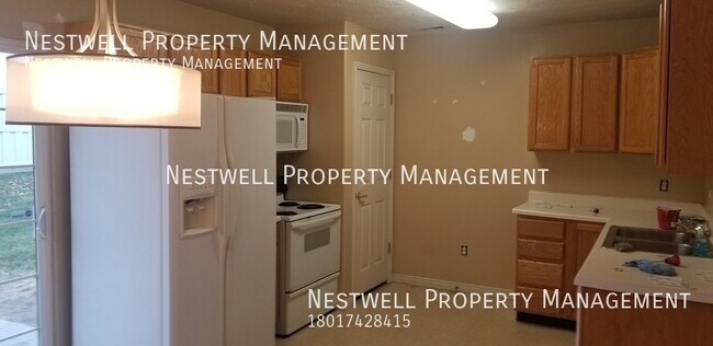 Building Photo - Cute 3-bed Townhome in West Jordan
