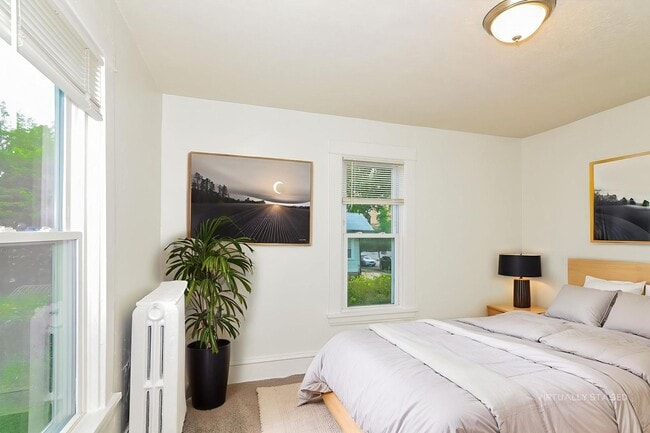 Building Photo - Newly Renovated Single Family Home - GREAT Mpls Location!