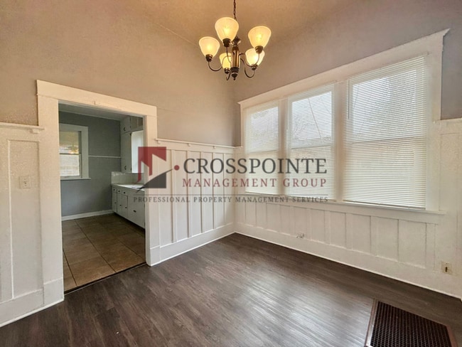 Building Photo - Tour Today! 3 Bedroom, 2 Bathroom House!