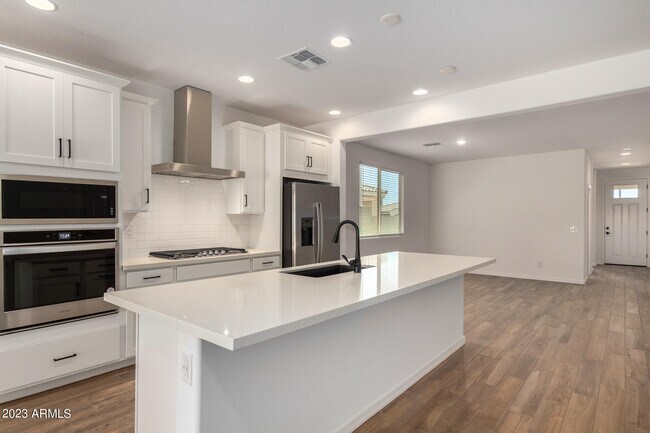 Building Photo - 17318 W Surrey Dr