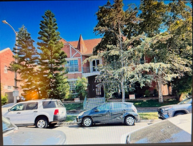 Building Photo - 636 N Plymouth Blvd