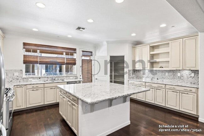 Building Photo - 715 Mystic Topaz Loop