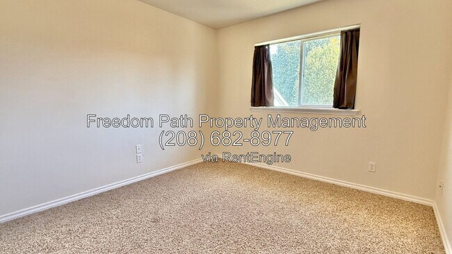 Building Photo - 2918 N Boyer Ave