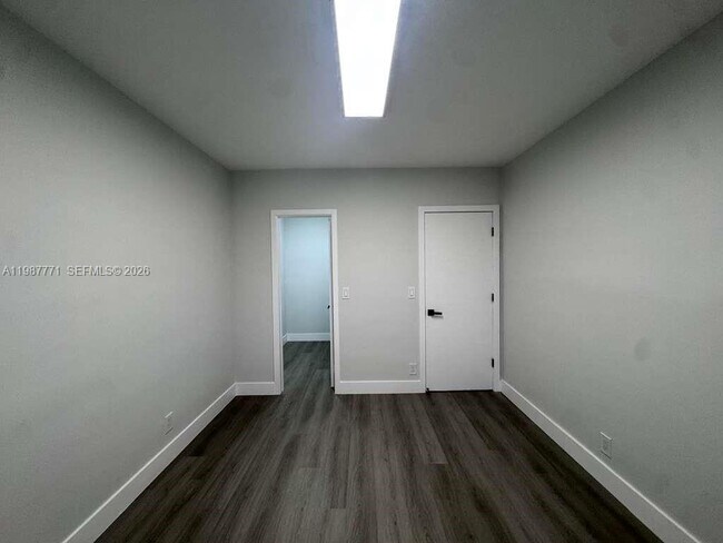 Building Photo - 455 Golden Isles Dr