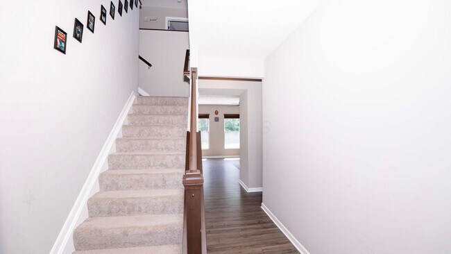 Building Photo - 7320 Blackwell Dr