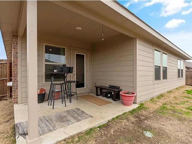 Building Photo - 1304 Lowhill Dr
