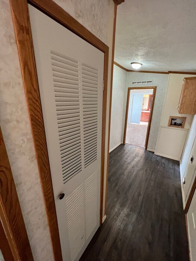 Building Photo - 3 Bedroom 2 Bath High-End Mobile Home with...