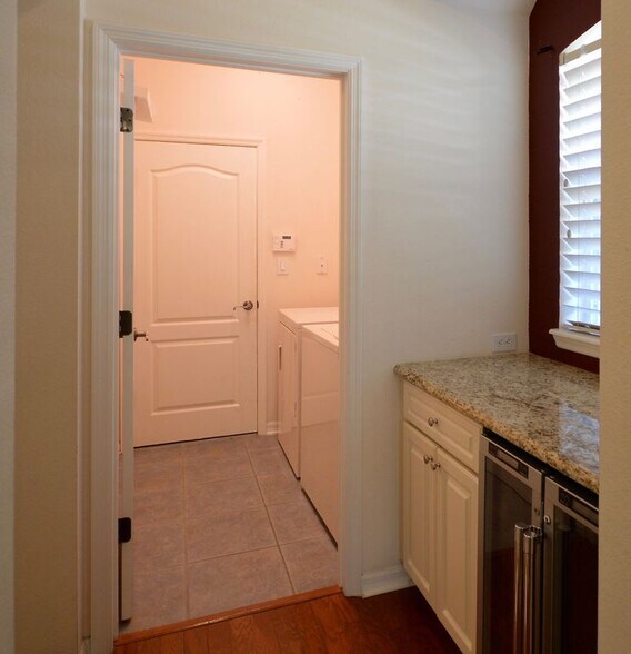 Building Photo - 610 Victoria Hills Dr