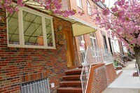 Building Photo - Well-maintained Passyunk Square 3 Bedroom ...