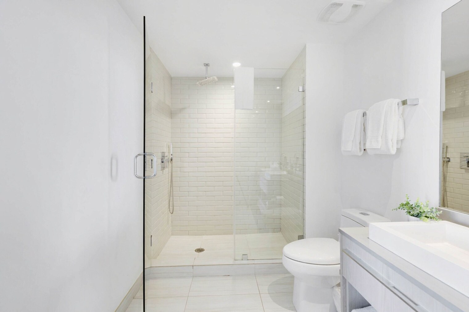 Building Photo - 4010 S Ocean Dr