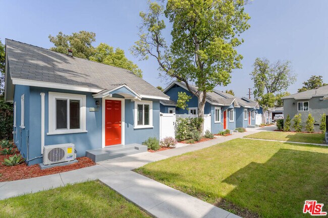 Primary Photo - 1227 E Harvard St