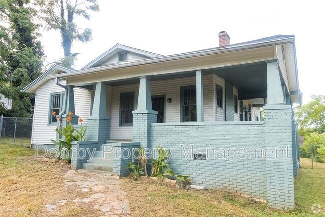 Building Photo - 2300 Elmendorf St