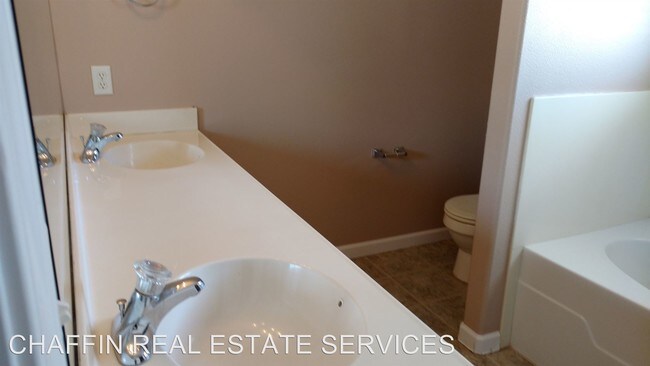 Building Photo - 1414 Red Bluff Way