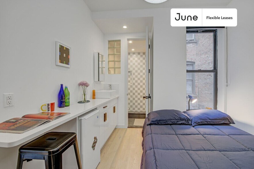 Building Photo - Chic ROOM at The Maison Suydam