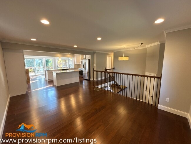 Building Photo - 625 Edwards Rd