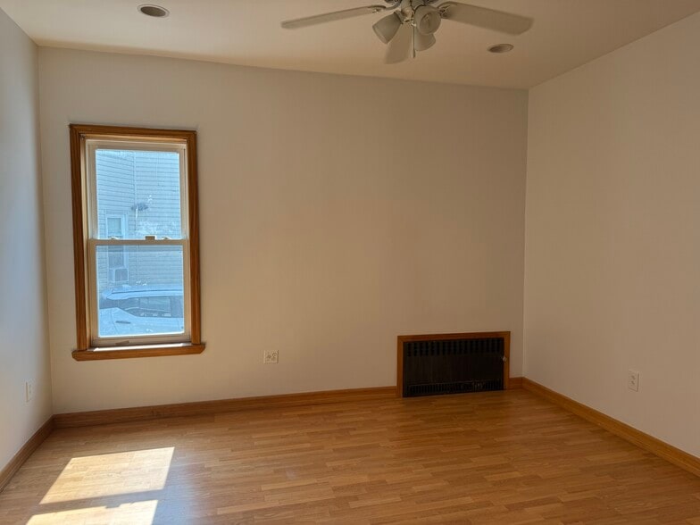 Building Photo - 9420 85th Rd
