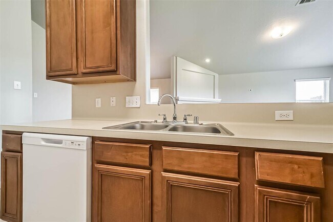 Building Photo - 9911 Driftwood Park Dr