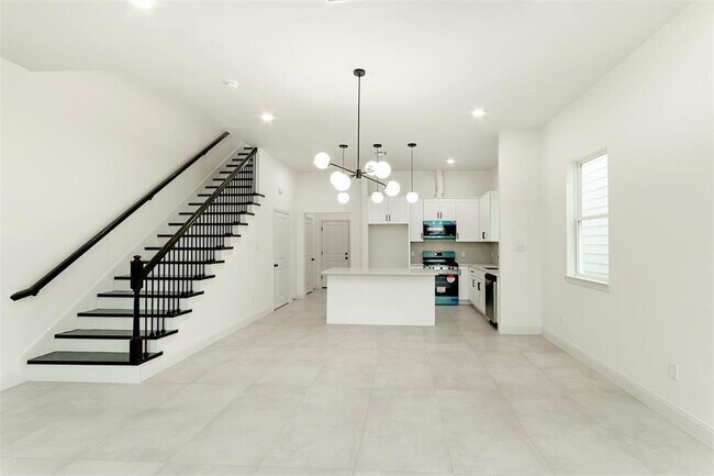 Building Photo - 4006 Bennington St