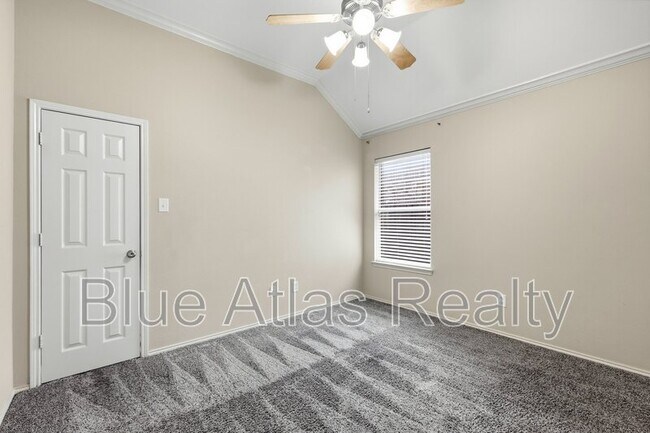Building Photo - 4353 Mountain Crest Dr