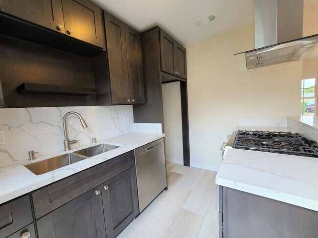 Building Photo - 4033 Violet St