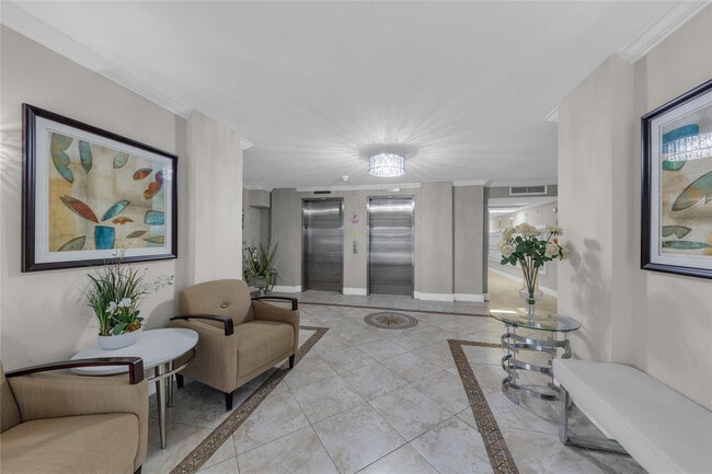 Building Photo - 3001 S Course Dr