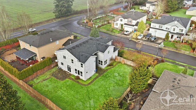 Building Photo - 15205 NE 102nd Way