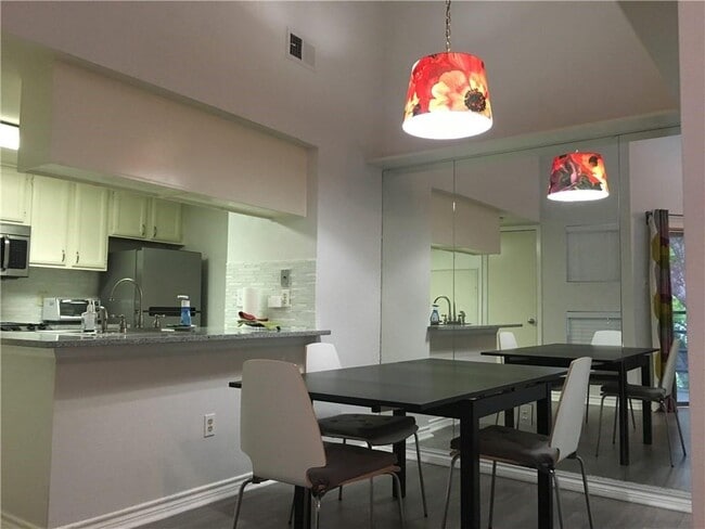 Building Photo - 2311 Nueces St