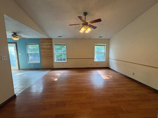 Building Photo - 1443 Blue Brook Way