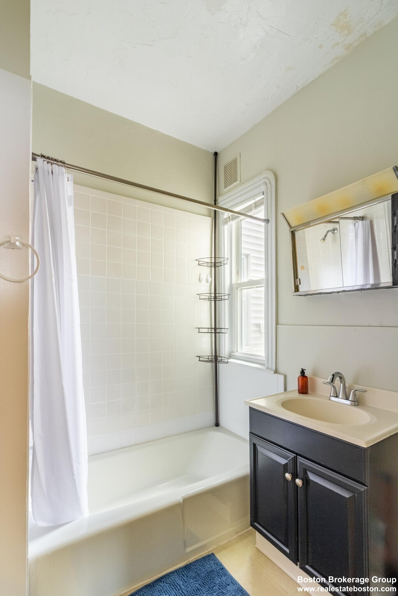 Building Photo - 787 Columbia Rd