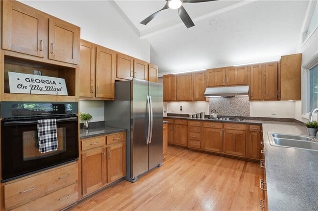 Building Photo - 2209 Cherring Ln